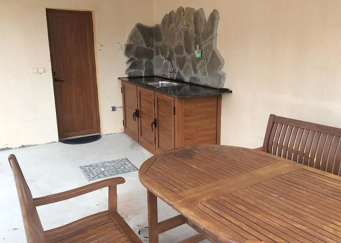 Луксозна вила Tunley *