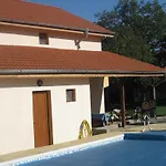 Tunley וילה Medovo